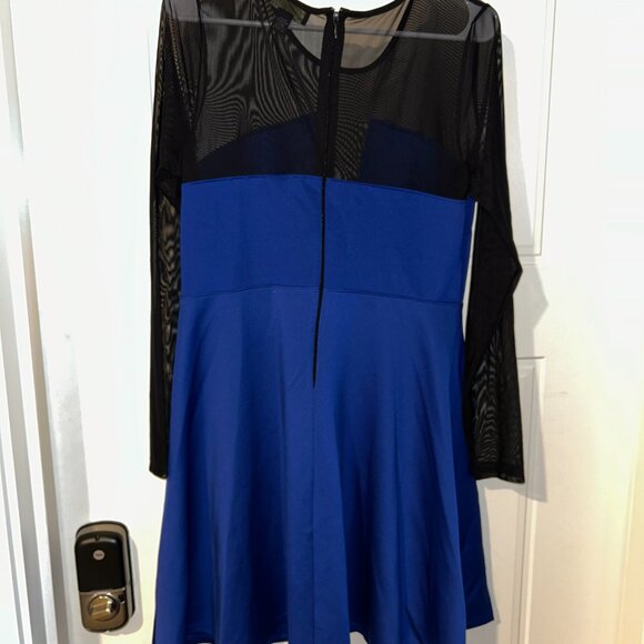 Dress - Picture 2 of 2